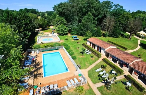 Pays-de-Belves House | Campsite Flower Les Nauves* - Lodge Canada Standard 3 rooms 5 people Without Sanitary