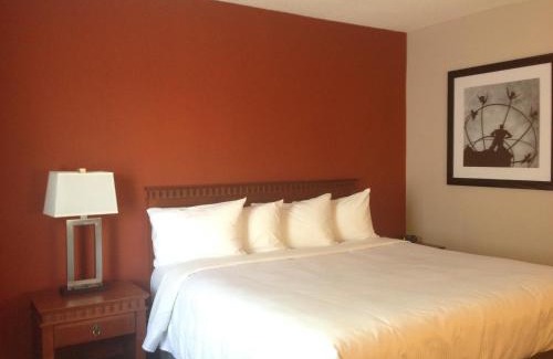 Alderwood Hotel | Canadas Best Value Inn Toronto
