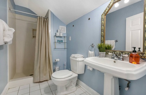 Mid-City Hotel | Canal Express Rooms