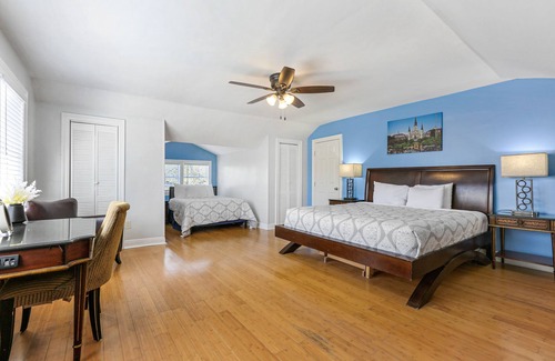 Mid-City Hotel | Canal Express Rooms