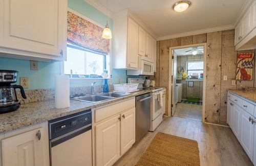 Silver Cay House | Canal-front, Boat Dock, Sleeps 9 - Anchor Eways