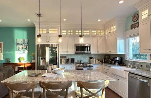 Port Isabel House | Canal Front Retreat w/Boat Dock & Coastal Views