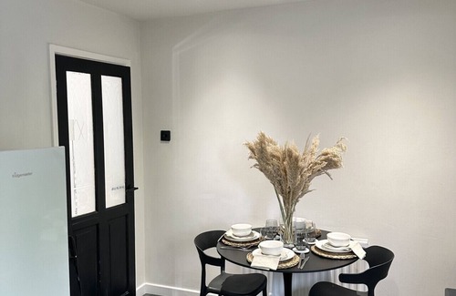 Eccles House | Canal Mews - 1 min from Trafford Centre and 2 mins M60