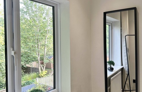 Eccles House | Canal Mews - 1 min from Trafford Centre and 2 mins M60