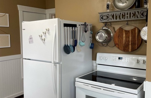 Union House | Canal View Cottage 2BR 1BA, Views of Hood Canal & Olympic Mountains