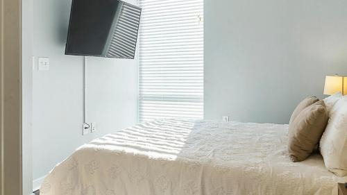 Downtown Indianapolis Apartment | Canal Walk District Apartments by Landing