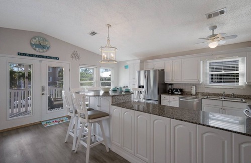 Anna Maria House | Canario Cottage by Duncan Real Estate