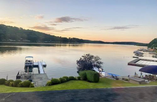 New Fairfield House | Candlewood Lake House