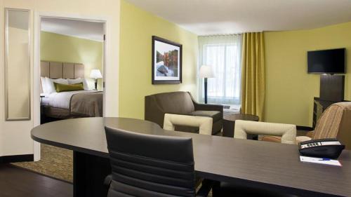 Carrollton Hotel | Candlewood Suites Carrollton by IHG