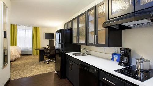 Carrollton Hotel | Candlewood Suites Carrollton by IHG