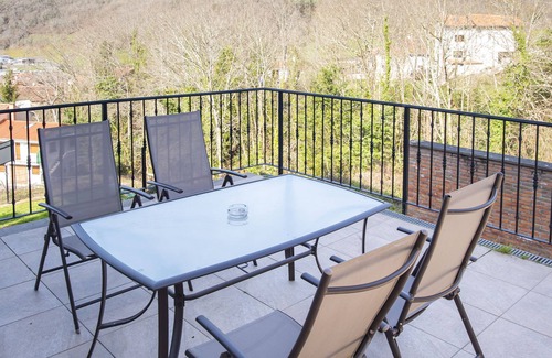 Cangas de Onis Apartment | Cangas Relax Apartment with Terrace