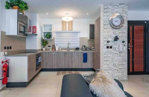 Cantonments House | Cantonments - Charming 1 Bedroom w/Pool View & Gym & Private Balcony