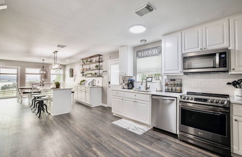 Canyon Lake House | Canyon Cove - 4 bedroom waterfront home with hot tub, sleeps 8!