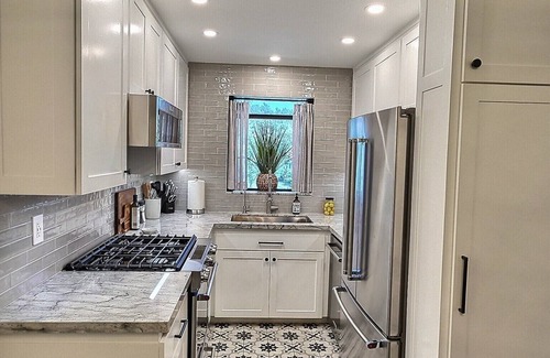 Canyon Country Condo | Canyon Luxe Condo 2bd/2ba/Loft/Pool & Spa