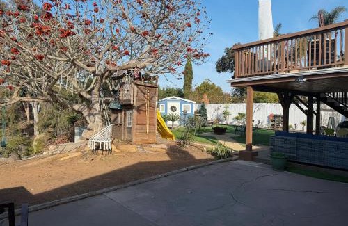Bay Ho House | Canyon View 2BR Near Beach Balcony Retreat w Parking