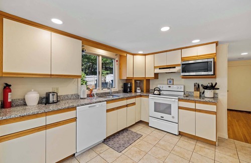 New Seabury House | Cape Cod Escape w/Heated Pool & Firepit