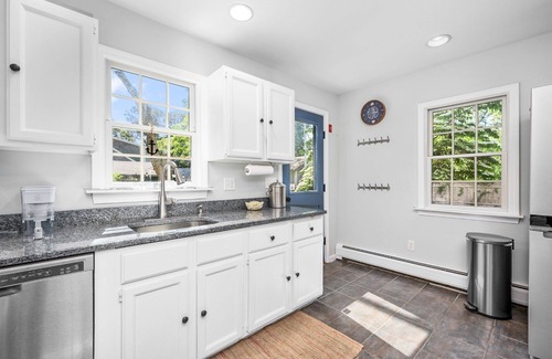 Yarmouth Port House | Cape Cod Haven: Cozy Home Near Gray's Beach