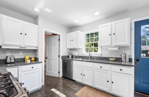 Yarmouth Port House | Cape Cod Haven: Cozy Home Near Gray's Beach