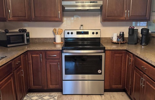 Pelican Condo | Cape Coral FL Condo with heated pool and hot tub, on site parking.
