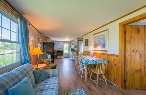 Sagamore Beach Cottage | Cape Escape – Dog Friendly & Steps to the Sea