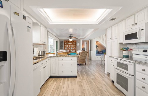 Fort Myers Apartment | Cape Lake House Lake Front
