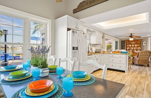 Fort Myers Apartment | Cape Lake House Lake Front
