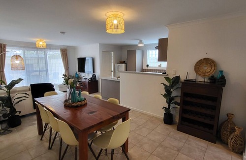 Broadwater House | Cape View 26: Your Perfect Coastal Retreat