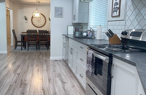 Medford House | Capital House- Private Getaway with POOL!