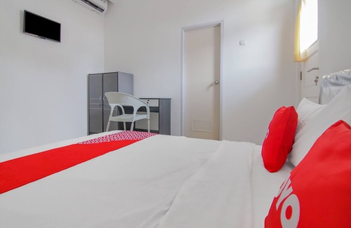Bangka Hotel | Capital O 90342 Kemang Garden