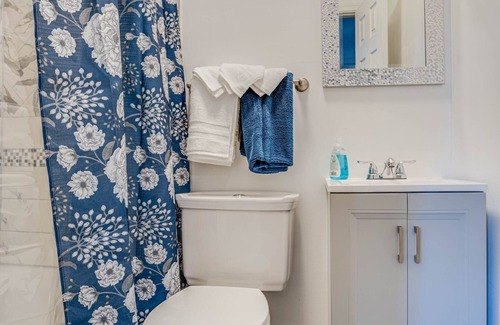 Kingman Park House | Capitol Hill and Downtown DC townhouse for long-term and short term stay