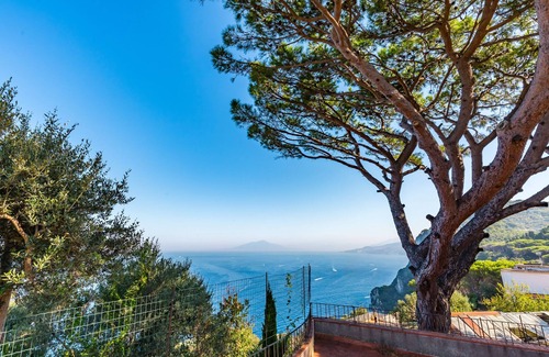 Tiberio Villa | Capri Turquoise by Napoliapartments