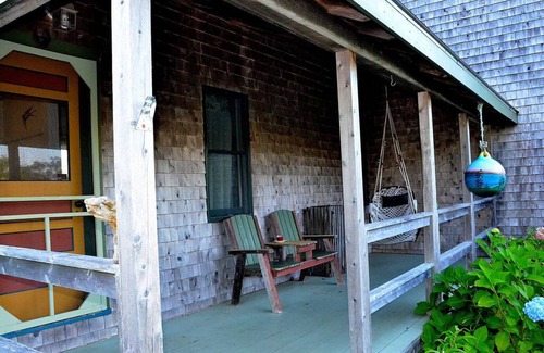 Eastport House | Captain Jacob Lincoln 1790 Farmhouse with attached Barn