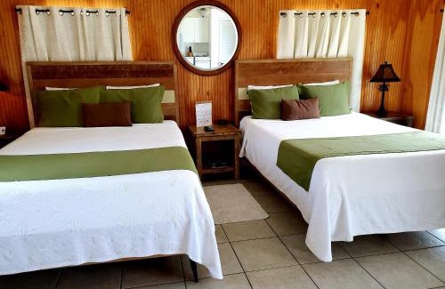 Marathon Resort | Captain Pip's Marina & Hideaway