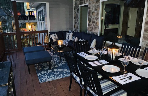 La Follette House | Captain's Cove, Lakefront, 9 Bed/8 Bath, Two Story Dock with Arcade Room