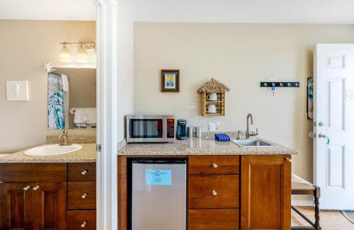 Depoe Bay House | Captain's Quarters - Coral Reef Cabin