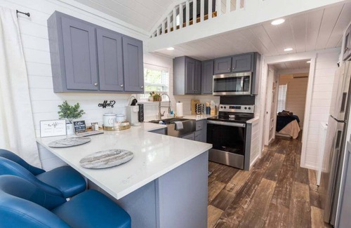 Dover House | Captain's Quarters ("In The Pines" at KY Lake) | 109 Pine Grove Lane, Dover, TN 37058