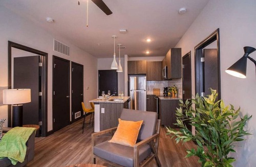 Athens Apartment | Captivating 2BR 2BA Near UGA | Walk to Stadium