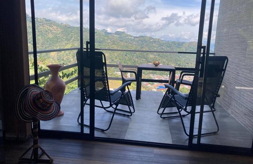 San Francisco Ski Chalet | Captivating 4-bed Chalet Las Casitas en el Aire