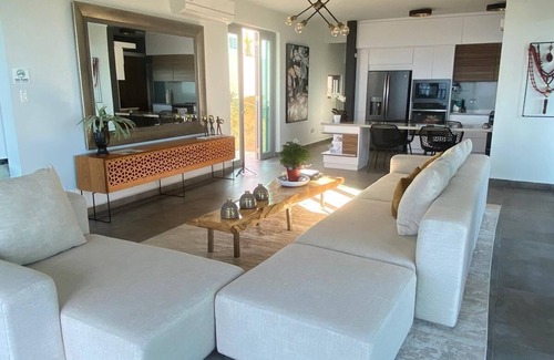 Jobos House | Captivating and enchanting 3-bedroom house on a cliff in beautiful Isabela
