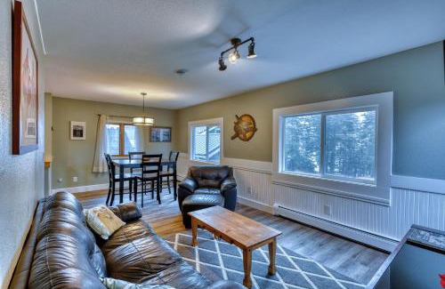 Kodiak Apartment | Captivating Coastline 2 BR Retreat with Ocean View