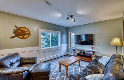 Kodiak Apartment | Captivating Coastline 2 BR Retreat with Ocean View