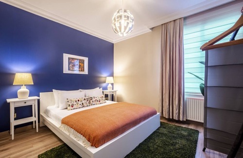 Besiktas Apartment | Captivating Flat with Balcony near Besiktas Pier