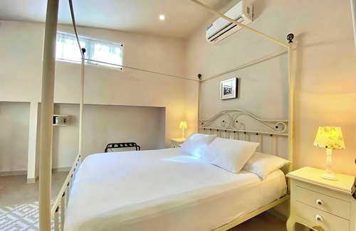 Cartagena Walled City Hotel | CAR 11BR Colonial Kings Mansion + Free Bonus