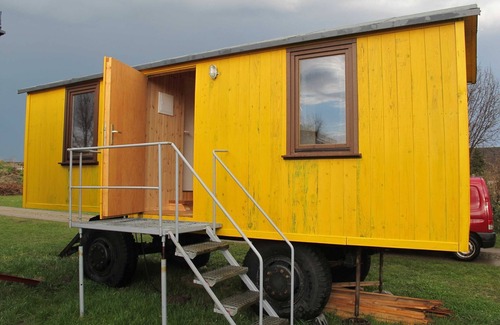 Buchberg Cabin | Caravan 2 right side, 1 room with 2 beds - Caravans in Wangeliner garden with summer kitchen - use