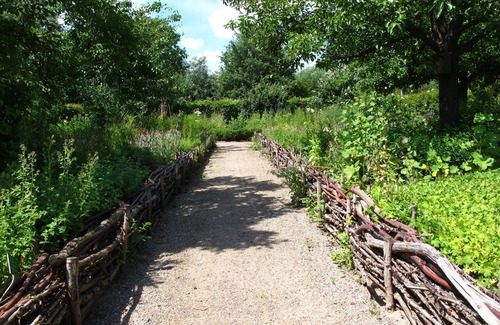 Buchberg Cabin | Caravan 5 rooms left - Caravan in the Wangelin garden with summer kitchen -