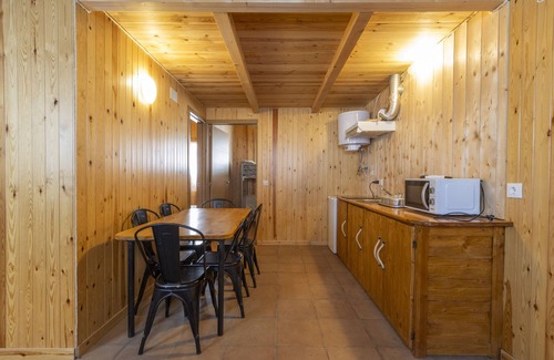 Alos de Balaguer RV Rental | Caravan 'Bungalow 1' with Mountain View, Wi-Fi and Air Conditioning