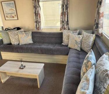 Rhyl House | Caravan Emma 2 Bed Robin Hood