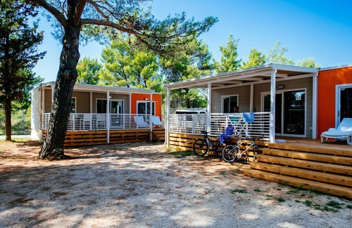 Zaton House | Caravan Park in Nin with Sandy Beach & Pools