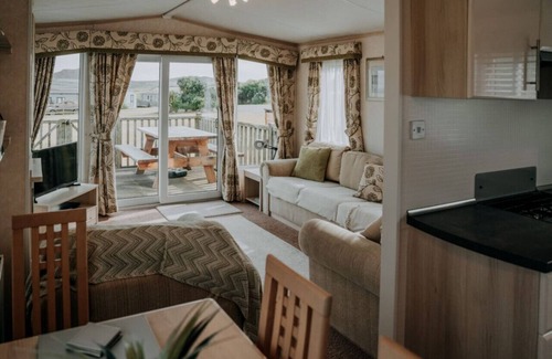 St Brides Cabin | Caravan with sea views on the coast near St Davids