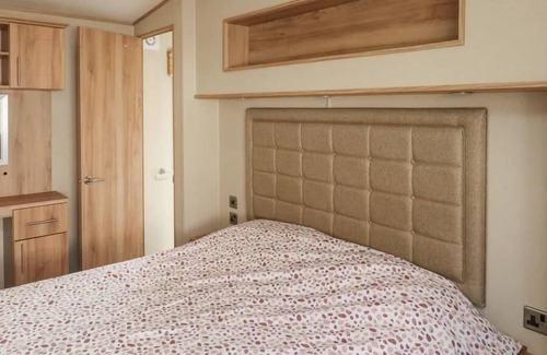 Paignton Cabin | CaravanSleeps6-FreeParking-QuietRetreat-Nature